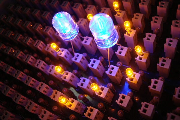 國內(nèi)首臺粉床電子束金屬3D打印機QbeamLab面世